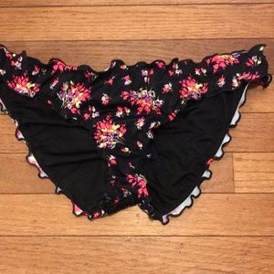 Black floral ruffled bikini bottoms